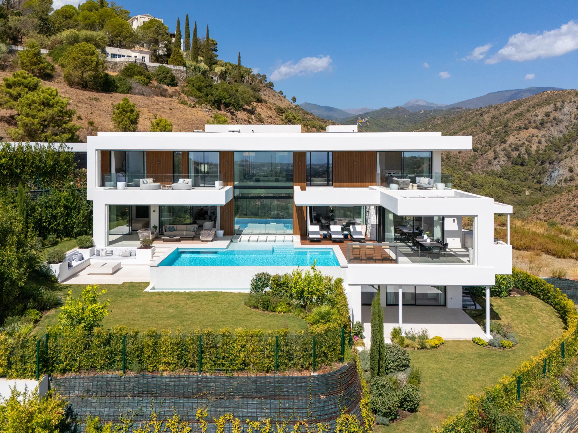 Why Spain´s Luxury property investment in Spain continues to grow among international buyers.