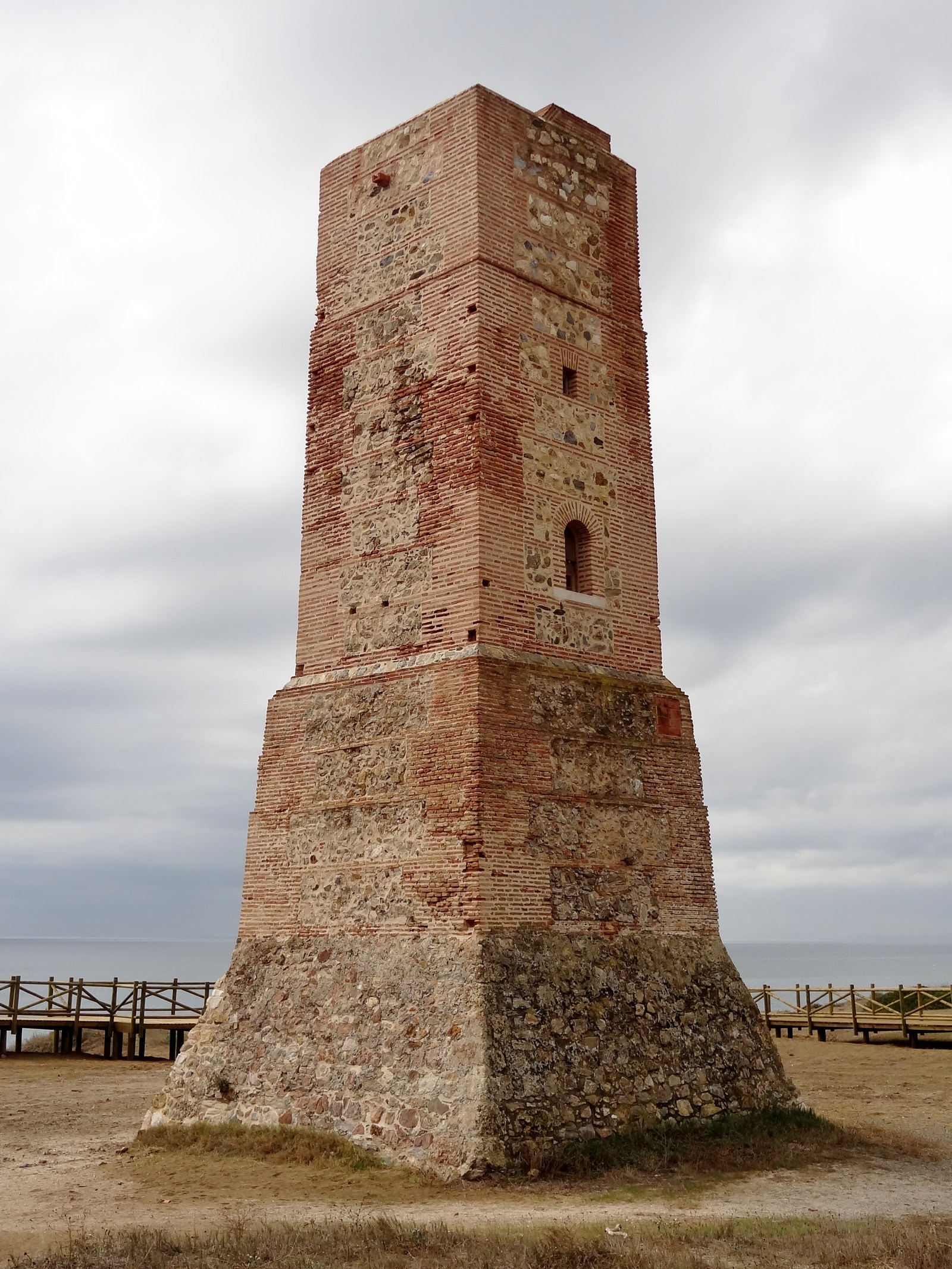 The Torre Ladrones standing on the Dunas de Artola, Marbella, with the boardwalk below it. Photograph: Olaf Tausch, CC BY 3.0.