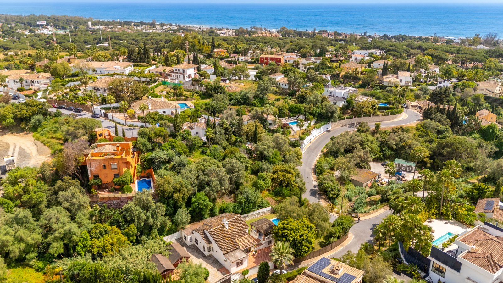 A house on its own plot in El Rosario, Marbella, with garden and mature trees