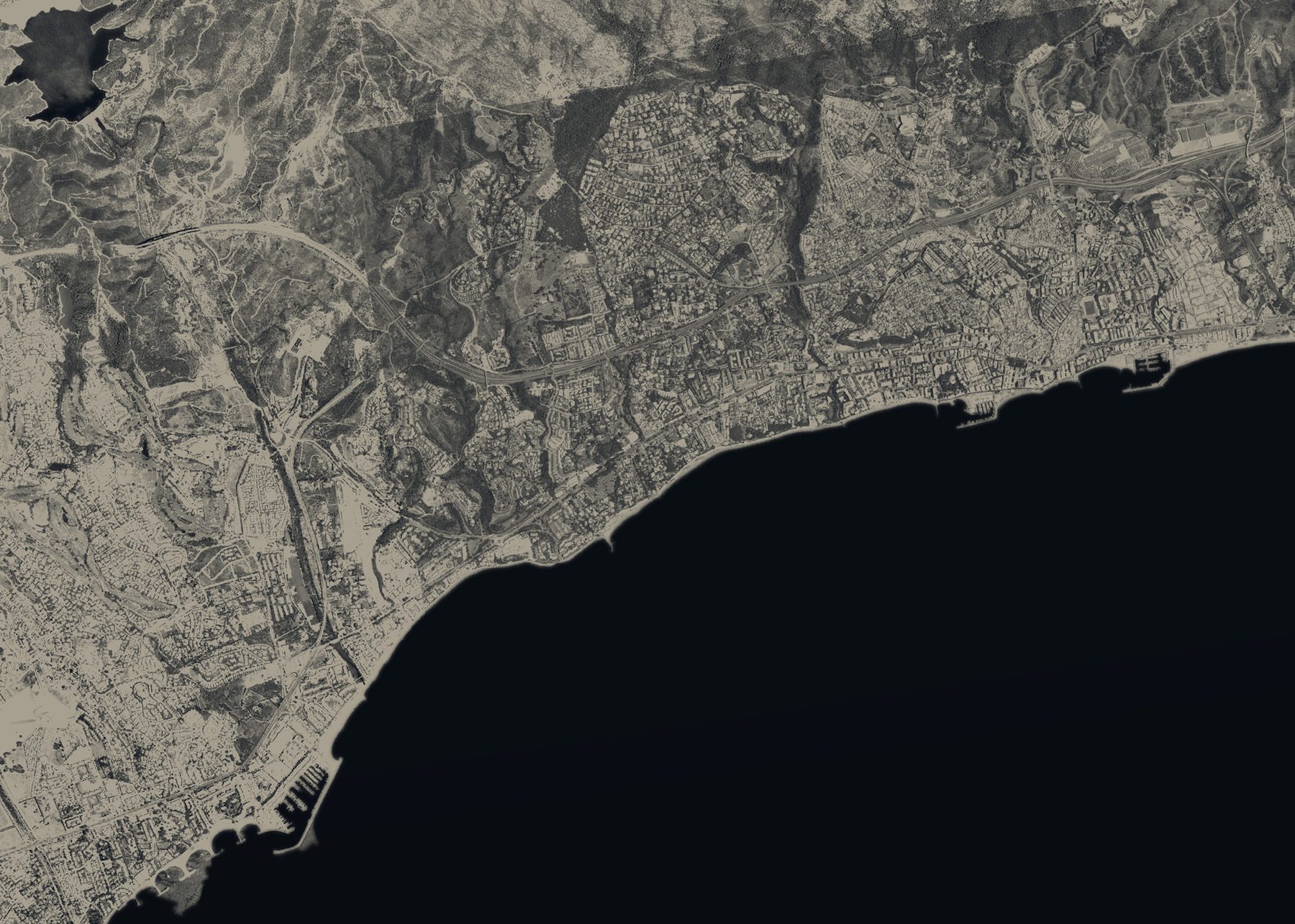 Aerial map of Marbella's Golden Mile from the old town west to Puerto Banús, with numbered places