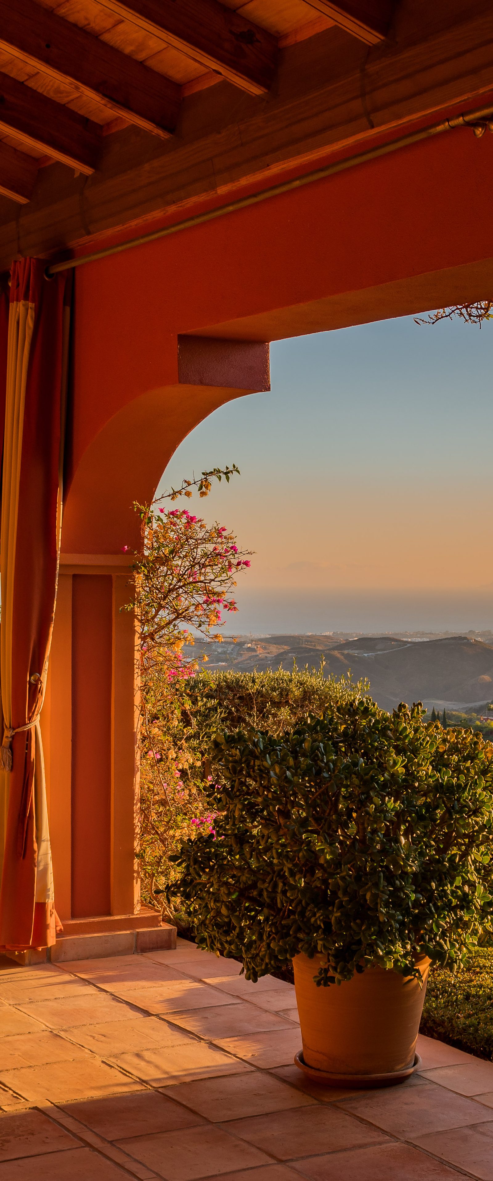 A terrace over the hills, Benahavís