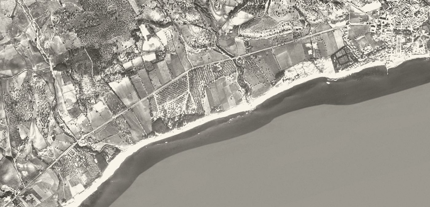 The ground behind the old Marbella coast road in 1956, before La Carolina was laid out