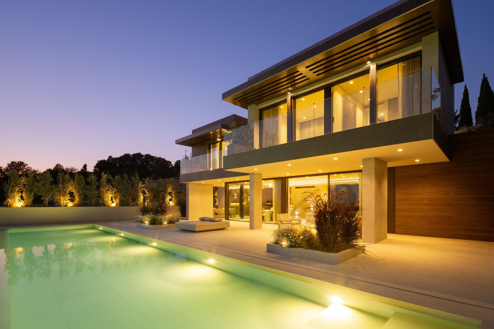 A contemporary villa at Los Flamingos, Benahavís, above the golf