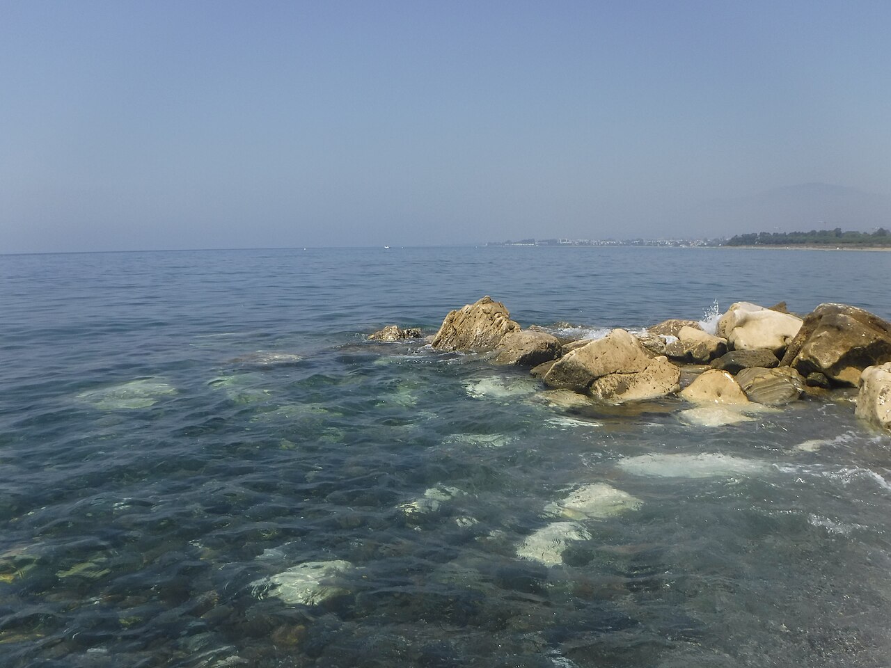 Playa del Saladillo in Estepona, one of the six beaches in the 2026 services programme