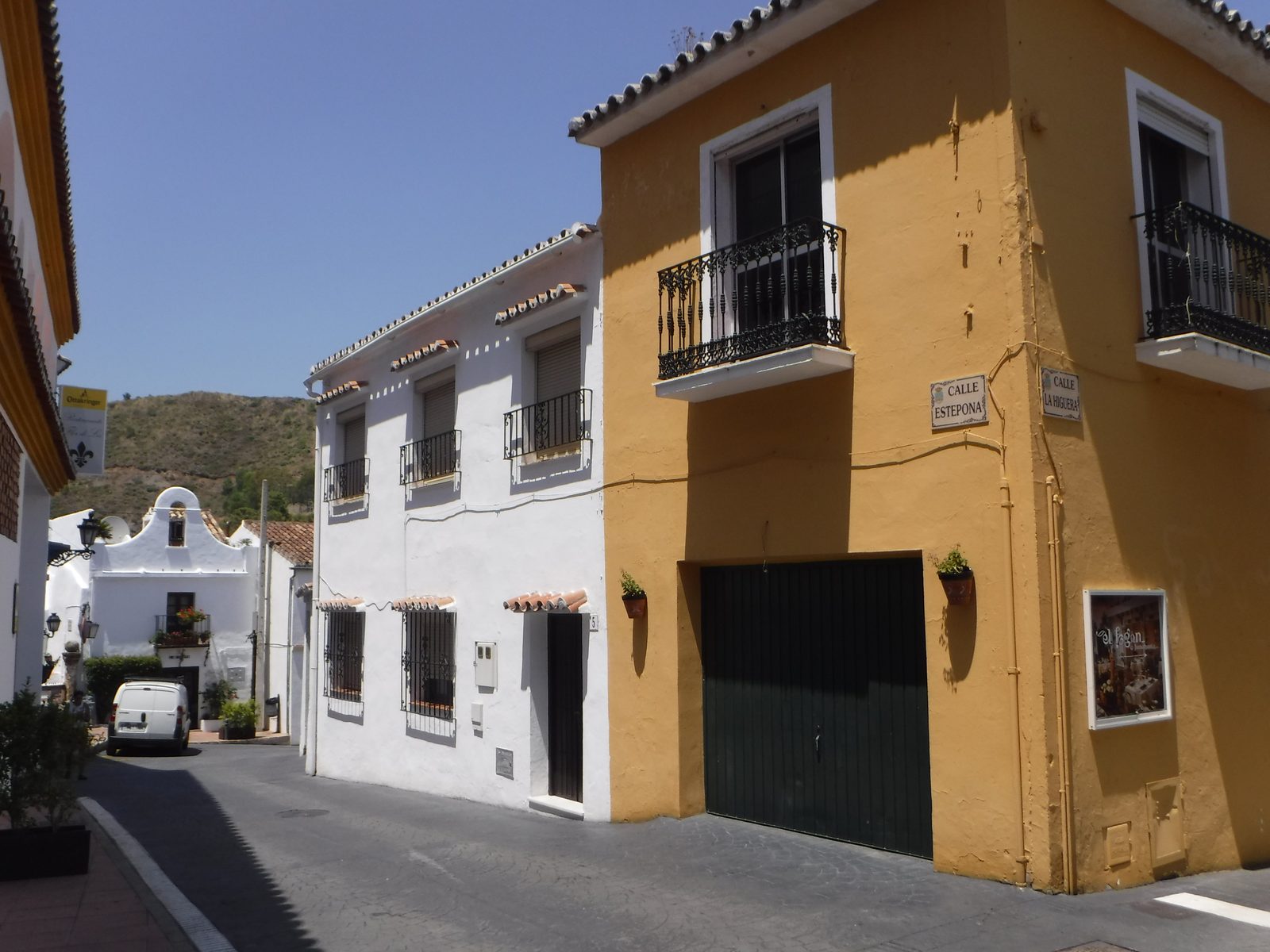 A quiet street corner in Benahavís village