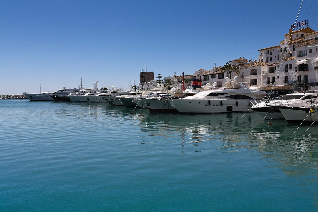 Puerto Banús marina, the superyacht benchmark the Bajadilla plan chases
