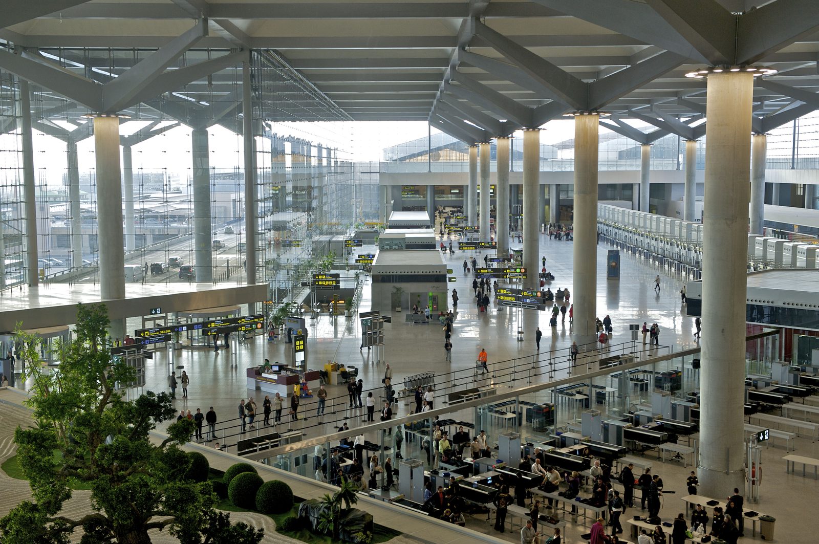 Terminal 3 concourse at Málaga airport