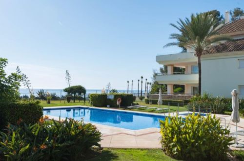 Apartment for sale in New Golden Mile, Estepona East