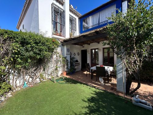 Cozy, sunny, Andalusian, close to the beach