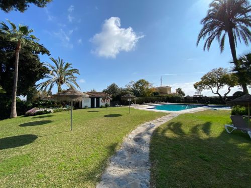 Apartment for sale in Atalaya Golf, Estepona East