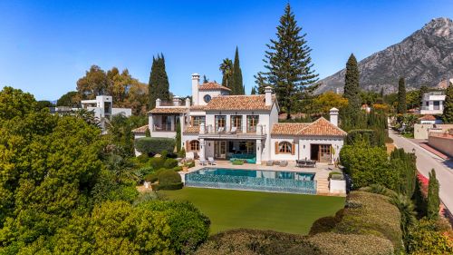 Exquisite villa for short term rent with mountain and sea views in La Carolina, Golden Mile