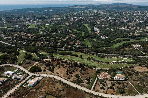 South-facing plot in a tranquil area in La Reserva, an exclusive residential area in Sotogrande