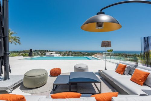 Luxury villa for sale in el Paraiso alto with amazing views