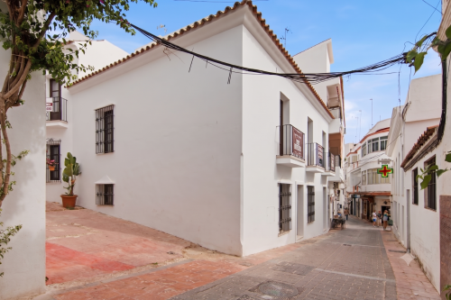 New Andalusian 2-Bedroom Townhouse with Rooftop Terrace for Sale in Estepona Old Town