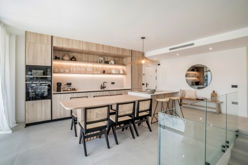 Elegant Refurbished Duplex in the Heart of La Quinta