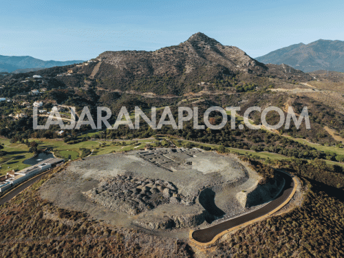 A breath-taking 12.655-m² plot for sale.