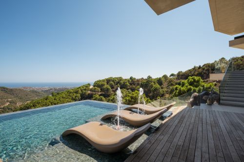 New Eco- Friendly Modern Villa with Panoramic Sea Views