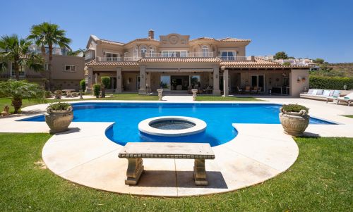 Impressive Luxury Mansion