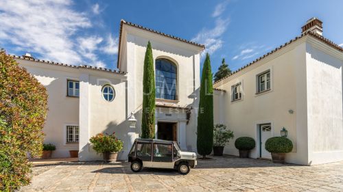 Charming Andalusian style villa designed by Cesar Leiva and Jaime Parladé