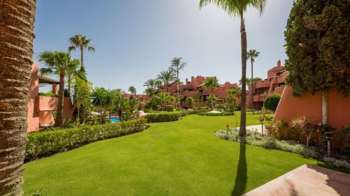 Luxury beachfront apartment in Torre Bermeja, Estepona.