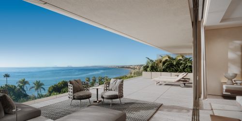 Fully Serviced Luxury Duplex Penthouse for Sale in Tyrian, Estepona – Beachfront