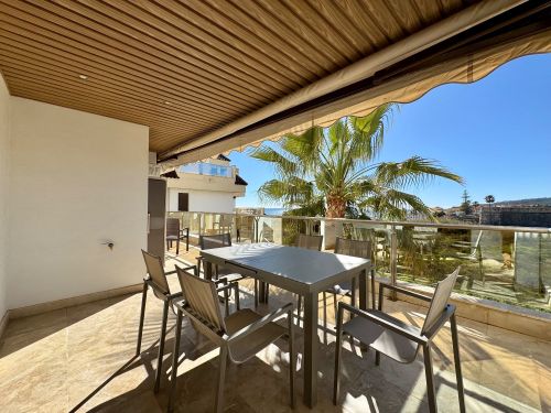 Frontline beach apartment 5min walk to Duquesa Port, Manilva