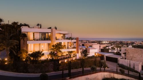 6 bedroom villa for sale in La Quinta, Benahavis