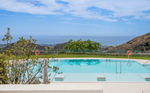 Luxurious Apartment with Sea Views