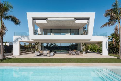 Luxurious Villa with Panoramic Views
