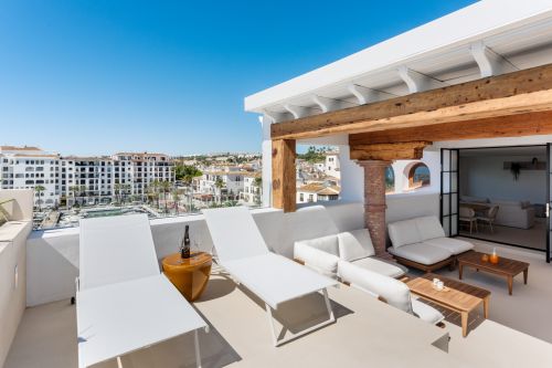 Exclusive Renovated Duplex Penthouse with Panoramic Views in Puerto La Duquesa