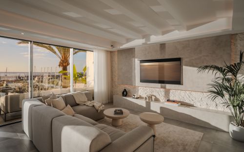 Frontline Marina Penthouse