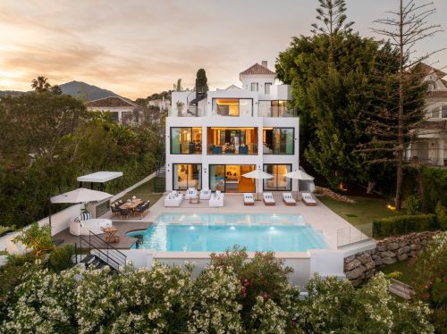 Frontline Golf Contemporary Luxury Villa