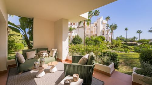 Turnkey Beachfront Apartment, Bahía del Velerín, New Golden Mile, Estepona