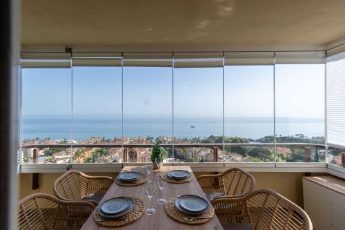 Apartment for rent in Elviria Playa, Marbella East