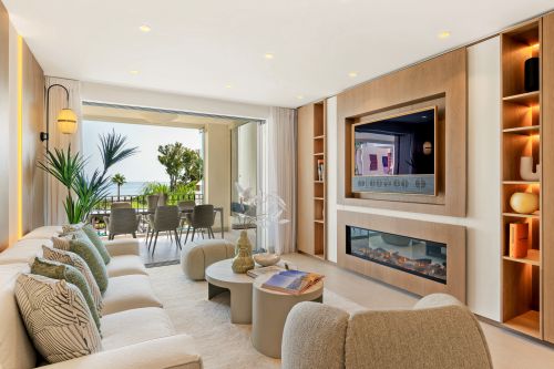 Full Renovated Beachside Apartment with sea views in Bahia del Velerin, Estepona