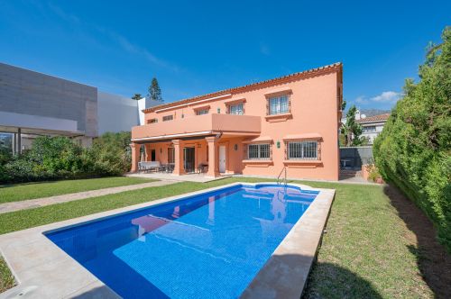 Villa for sale in Casablanca, Marbella Golden Mile