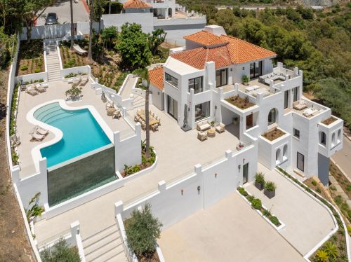 Turnkey Mediterranean Villa with Views