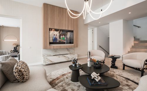 Elegant Contemporary Golf Villa