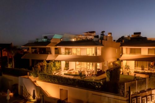 Contemporary villa in Nueva Andalucia