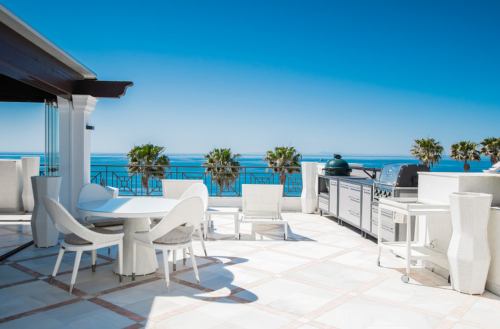  Estepona – Luxury Duplex Penthouse with Private Rooftop Solarium and open sea views