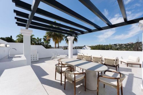 Duplex Penthouse for Sale in Aloha Gardens