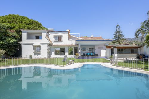 Five-bedroom villa with great potential very close to the centre of Marbella