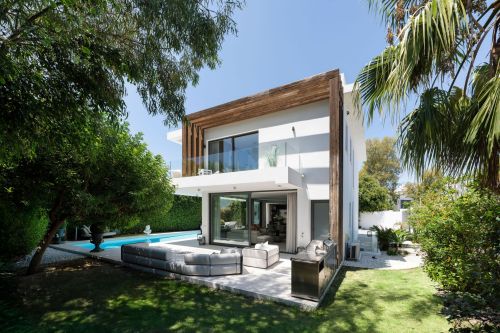 Modern Luxury Villa In Estepona
