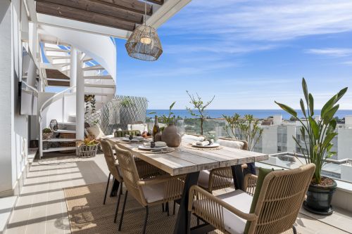 Elegant Penthouse with Rooftop Solarium in Le Mirage Phase III, Cancelada