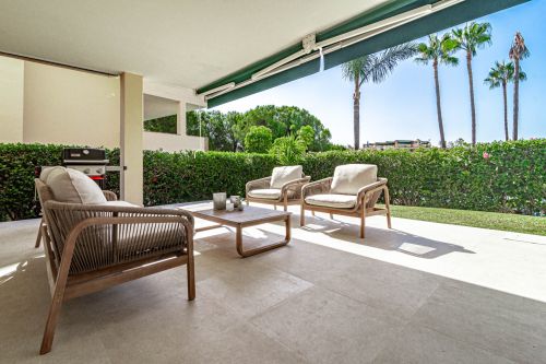 3 bedroom Apartment with Private Garden