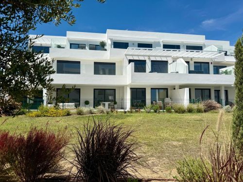 Discover Your Dream Home: Luxurious Brand-New Apartment in Casares Costa