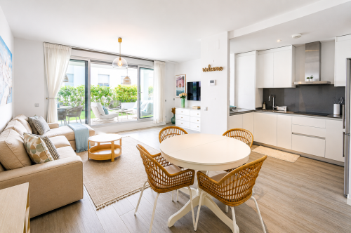 2 bedroom ground floor apartment for rent in Cancelada, Estepona East