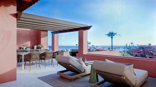 Exclusive Beachfront Luxury Residence