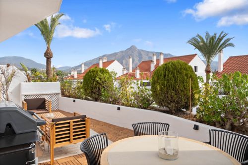 Stunning Renovated 4-Bedroom Apartment in Prime Nueva Andalucía Location