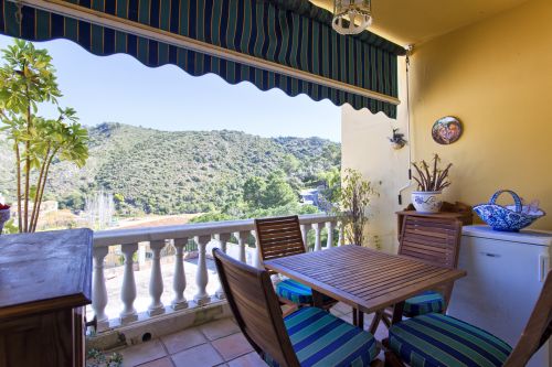 Andalusian charm with panoramic views in Benahavís